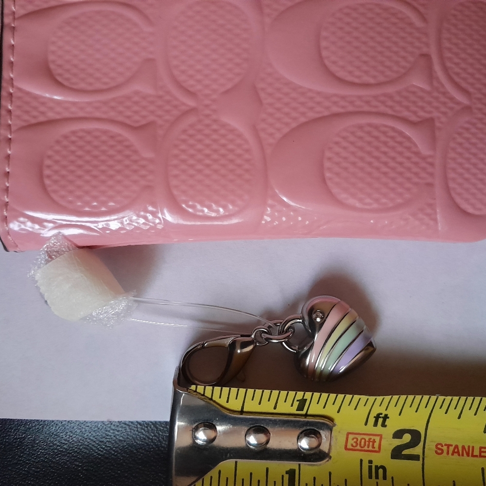 New Coach Wristlet With Detachable Heart Charm & Cleaning Cloth NWT 💕1 - Picture 8 of 11